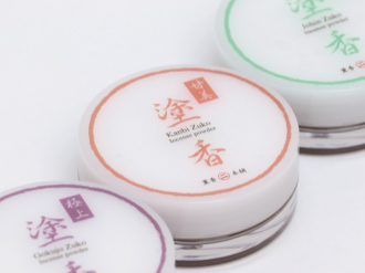 <p><span style="color: #3598db;"><strong>[NEW]</strong></span></p>
<p><strong>塗香</strong></p>